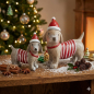 Preview: 2er-Set in Grau - Dekofiguren Hunde im Weihnachts-Outfit