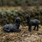 Preview: Handbemalte Krippenfiguren schwarze Schafe 2-tlg., ca. 4 cm