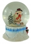 Preview: Wunderschöne Schneekugel mit Spieluhr Schneemann auf Schlitten ca. 14 cm - Dekoration