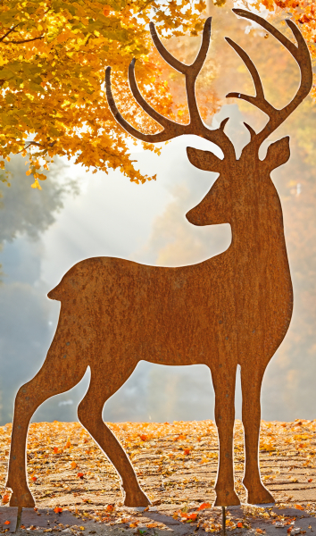 Majestät im Garten – Beetstecker Hirsch in Rostoptik