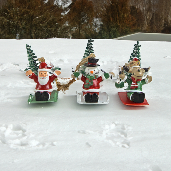 Weihnachtlicher Christbaumschmuck – Fröhliche Figuren auf dem Schlitten