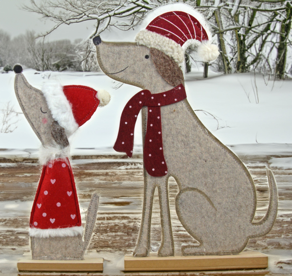 Weihnachtsdeko Hundepaar – Filzfiguren mit Santa-Outfits