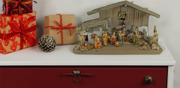 Stimmungsvolle Weihnachtskrippe Eismannsberg inkl. 12-tlg. Figurensatz K 181, Maße Krippe: ca. 37 x 14 x 19 cm