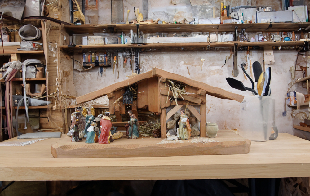 Bezaubernde Weihnachtskrippe Kalchreuth inkl. 11-tlg. Figurensatz K 111, Maße Krippe: ca. 33 x 11 x 14 cm