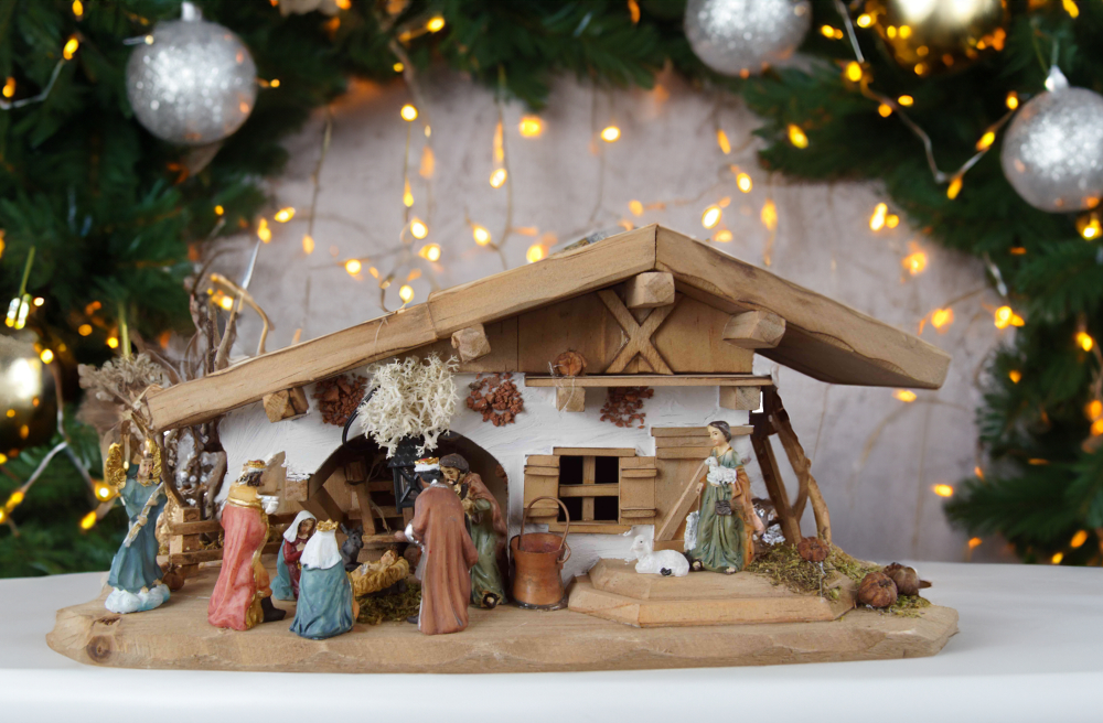 Traditionelle Weihnachtskrippe Schupf inkl. 11-tlg. Figurensatz K 111, Maße Krippe: ca. 30 x 10 x 14 cm